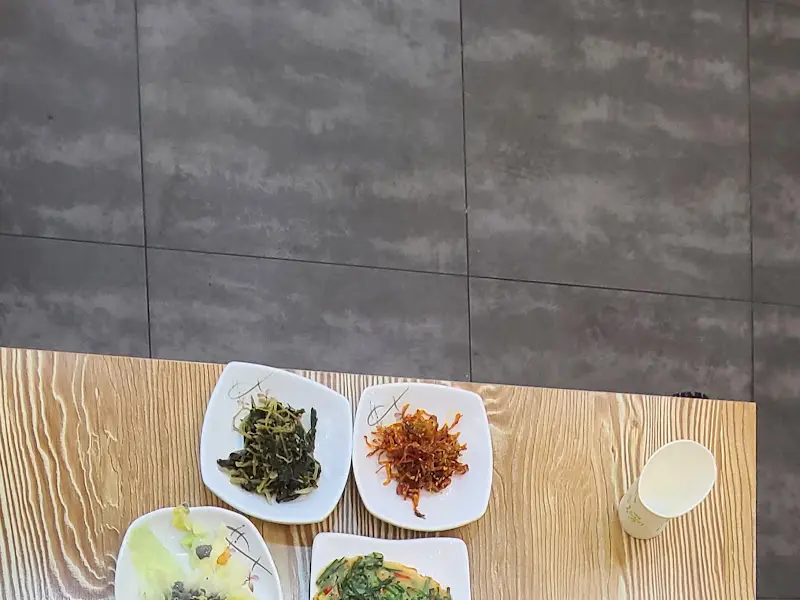 여러 반찬들의 모습