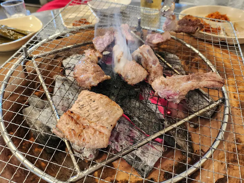 노릇하게 익어가는 갈매기살