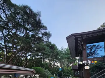 신정호반의 풍경과 맛, 평택 사람도 사로잡는 아산 연춘 맛집 기행