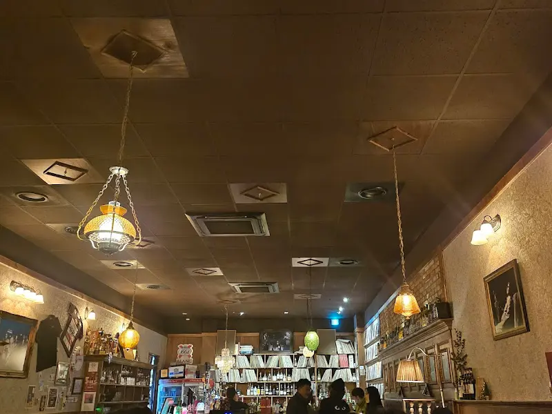 디들리밥 내부 전경