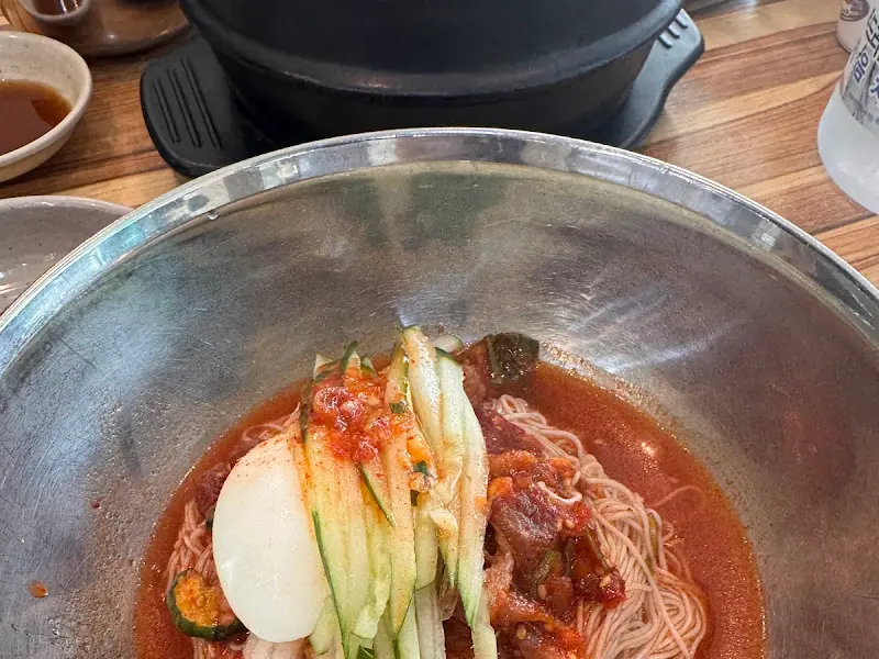회냉면