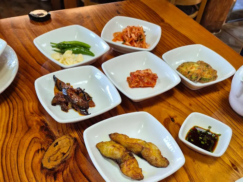 다양한 종류의 밑반찬