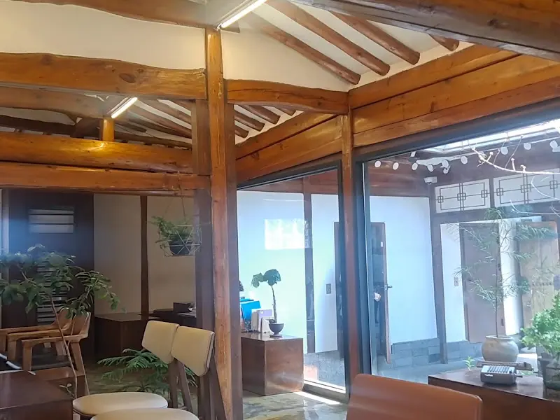 깔끔한 내부 인테리어