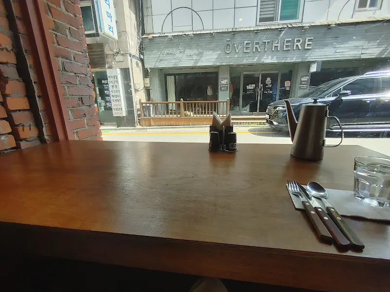 창가 좌석에서 바라본 풍경