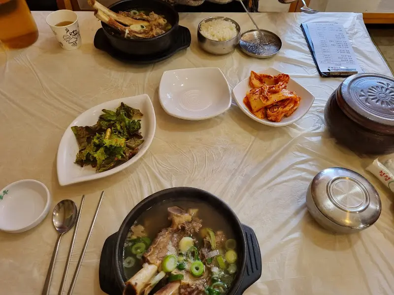 갈비탕과 밑반찬