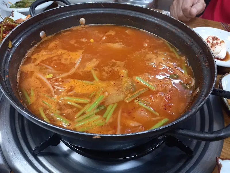 보글보글 끓는 복어 불고기