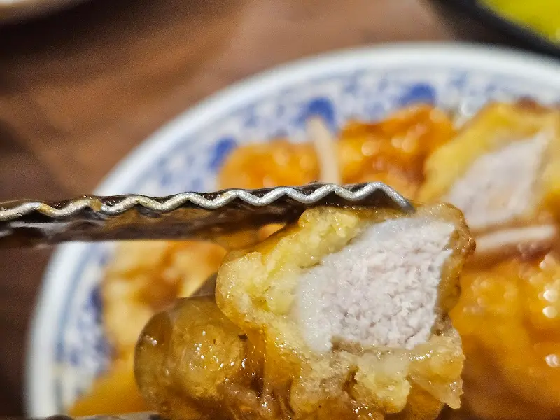 아몬드 크림 탕수육의 단면