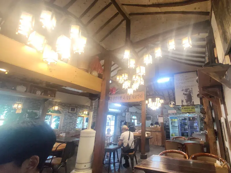 예촌 식당 내부 모습