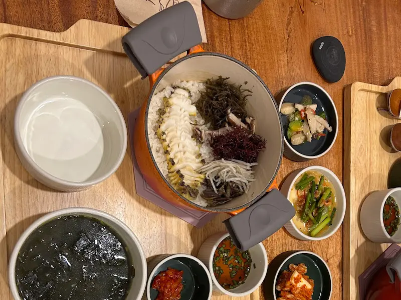 전복 솥밥 한상차림