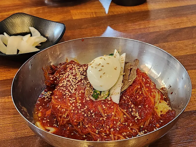 회비빔냉면