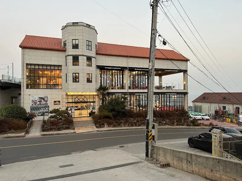 쿤스트라운지 내부