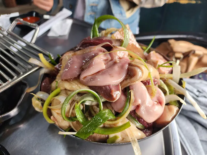 푸짐한 고기 한 접시