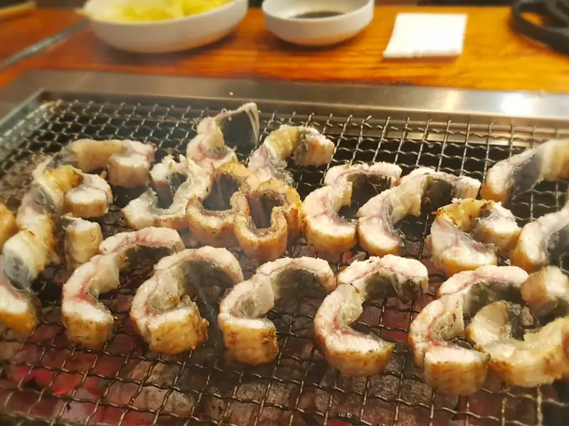 노릇노릇하게 구워진 장어