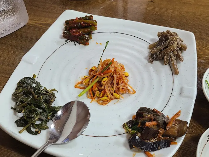 다양한 나물 반찬