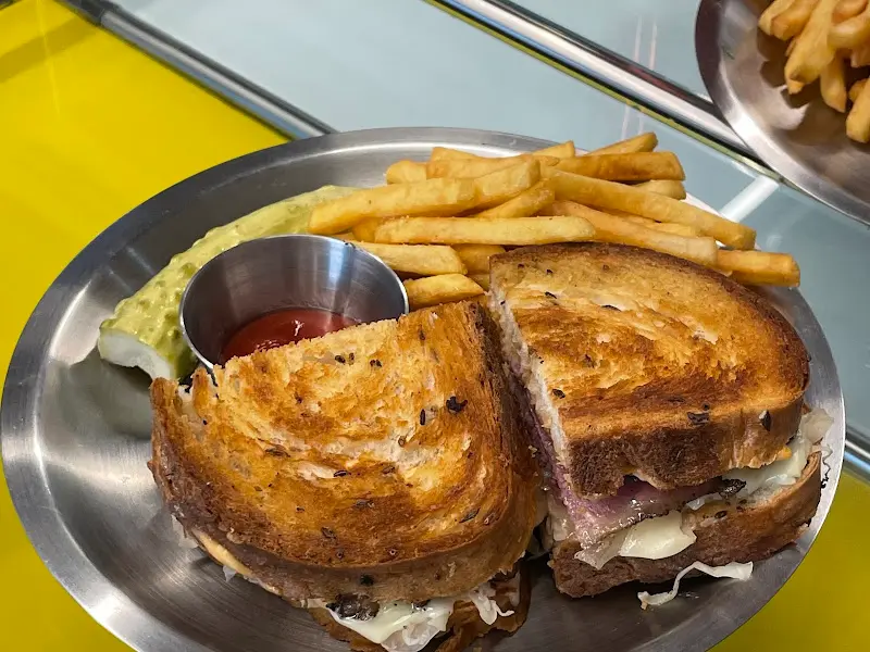 파스트라미 샌드위치