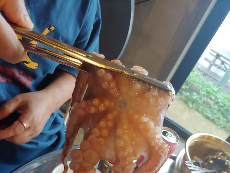 해물라면 속 낙지