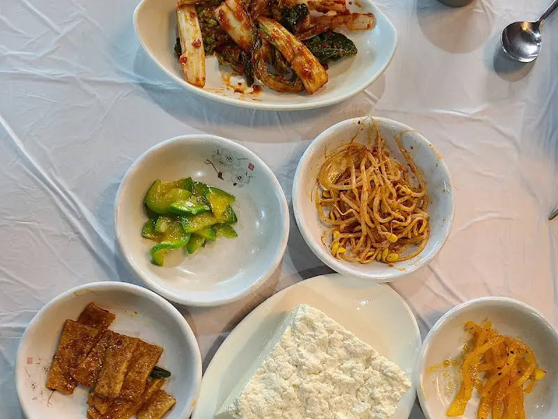 정갈한 밑반찬 클로즈업