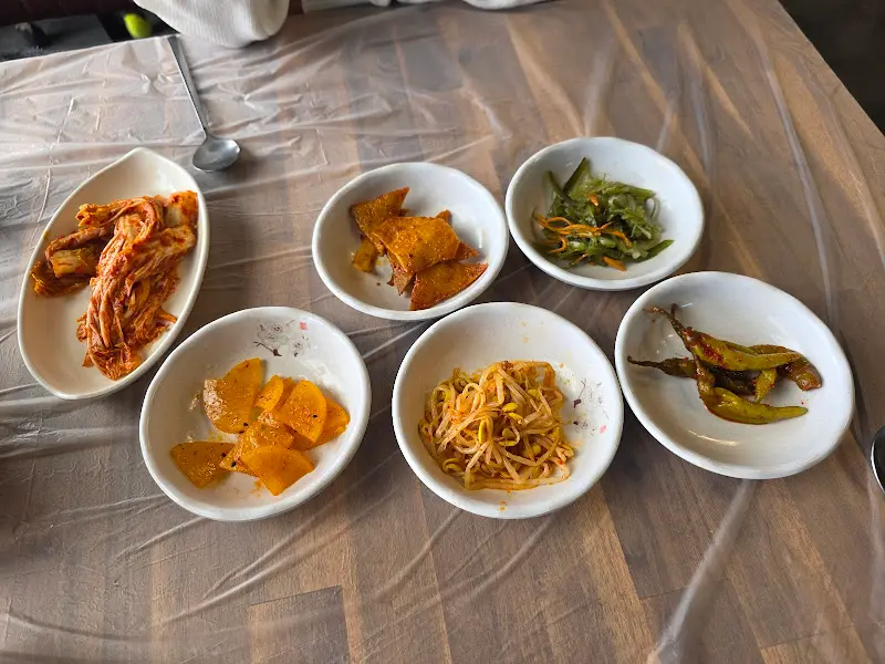 밑반찬 전체 샷