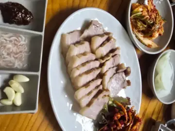 강원도 홍천 팔봉산 아래, 금수강산에서 맛보는 인생 막국수 맛집 기행