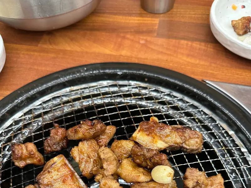 돼지갈비가 구워지는 모습