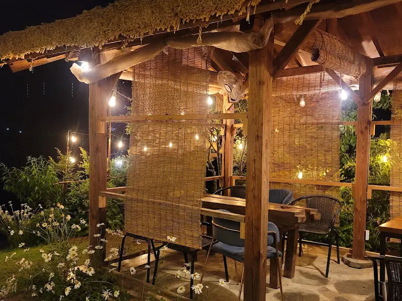 밤에 빛나는 정자