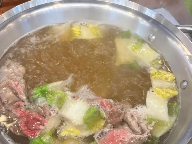 깊고 깔끔한 맛의 육수