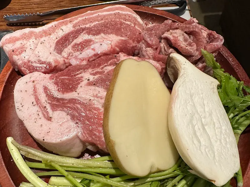 육몽의 한돈 모둠