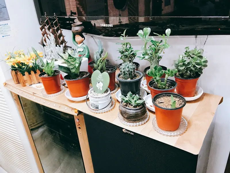 섬진강 재첩국 내부 장식