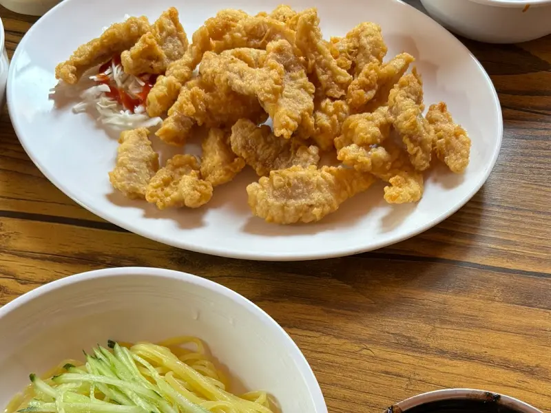 바삭하게 튀겨진 탕수육의 모습