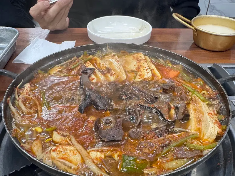 능이두부전골 비주얼