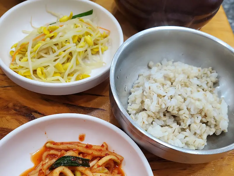 보리밥과 반찬