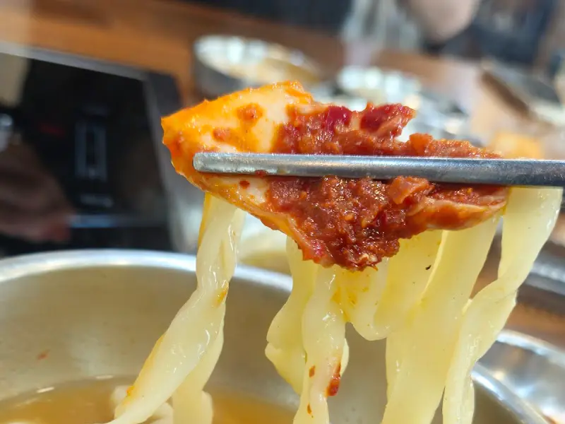 칼국수와 겉절이