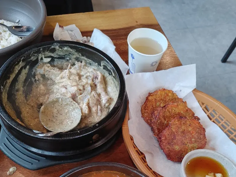 들깨 닭죽과 녹두전