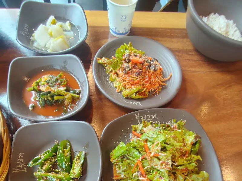 정갈한 밑반찬들