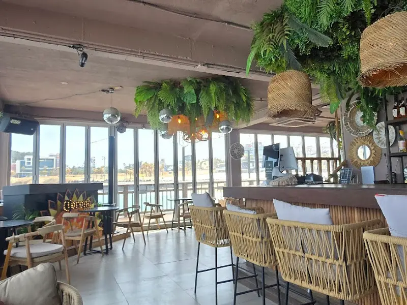 델문도 내부 인테리어