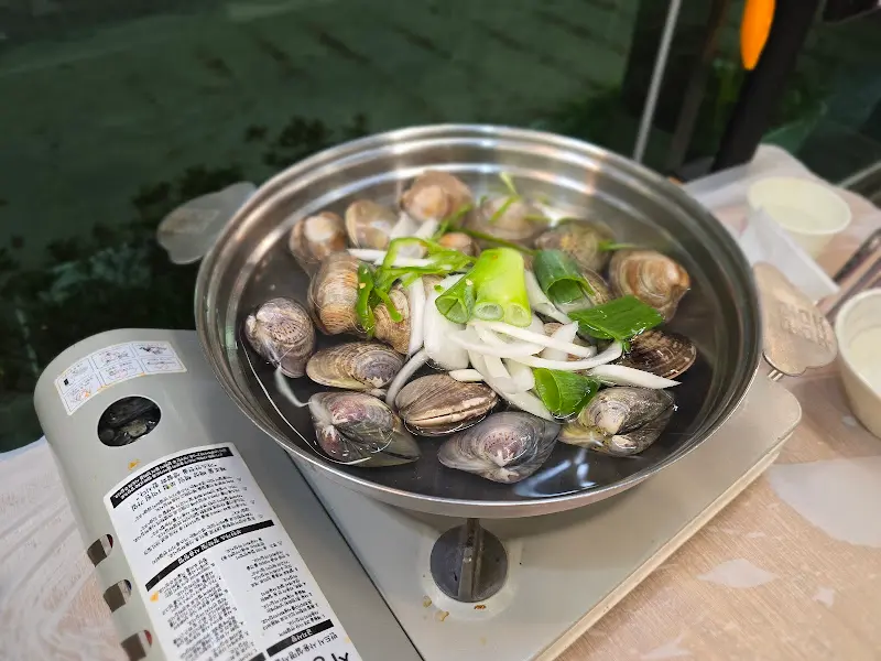 시원한 조개탕의 모습