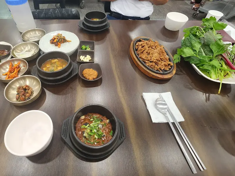 푸짐한 쌈밥 한 상 차림