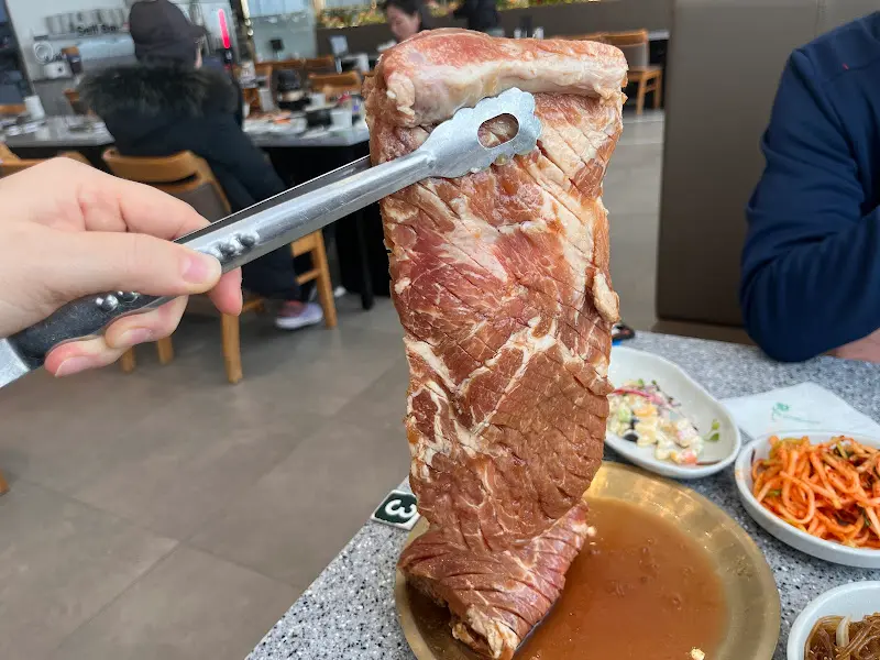 두툼한 돼지갈비