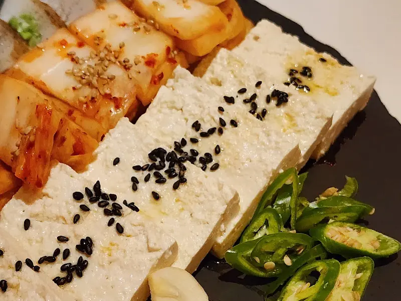 항정살, 김치, 두부 클로즈업