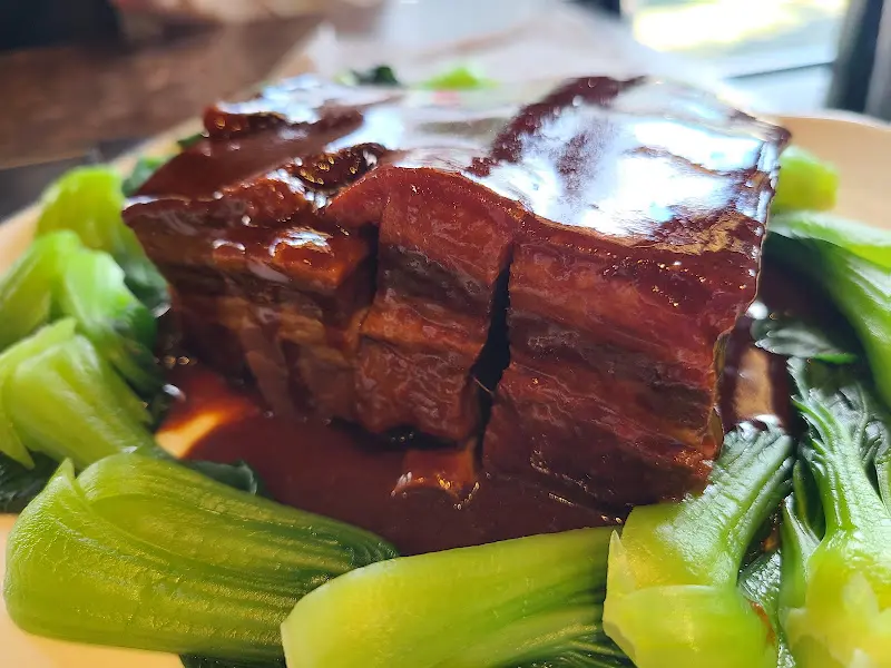 윤기가 자르르 흐르는 동파육