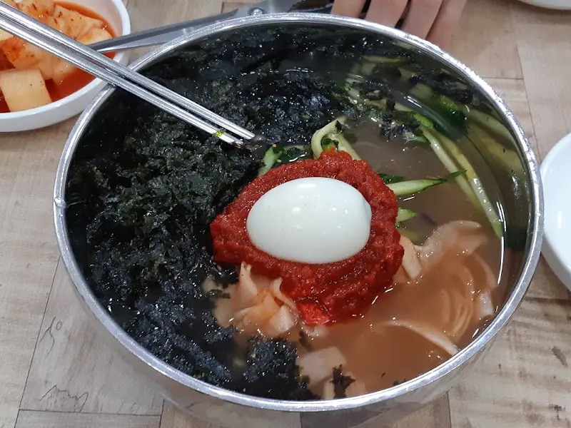 들기름 막국수 근접샷