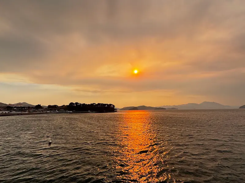 붉게 물든 노을