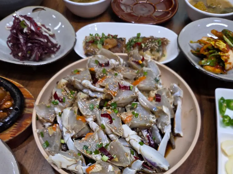 반찬으로 나온 간장게장