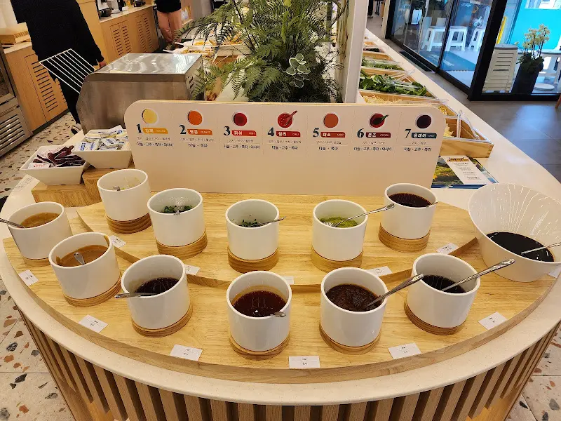 다양한 소스 코너