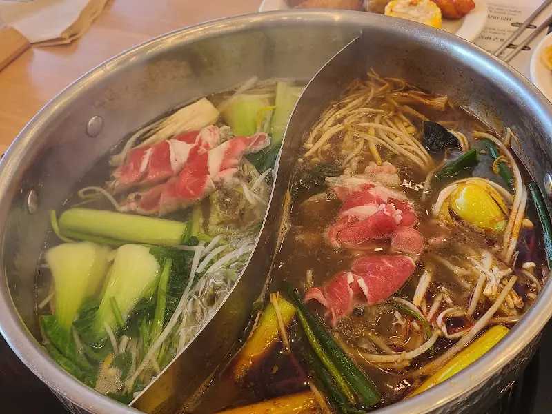 얼큰 육수 샤브샤브