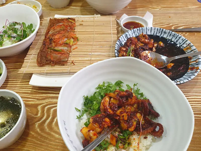 쭈꾸미 비빔밥 한상차림