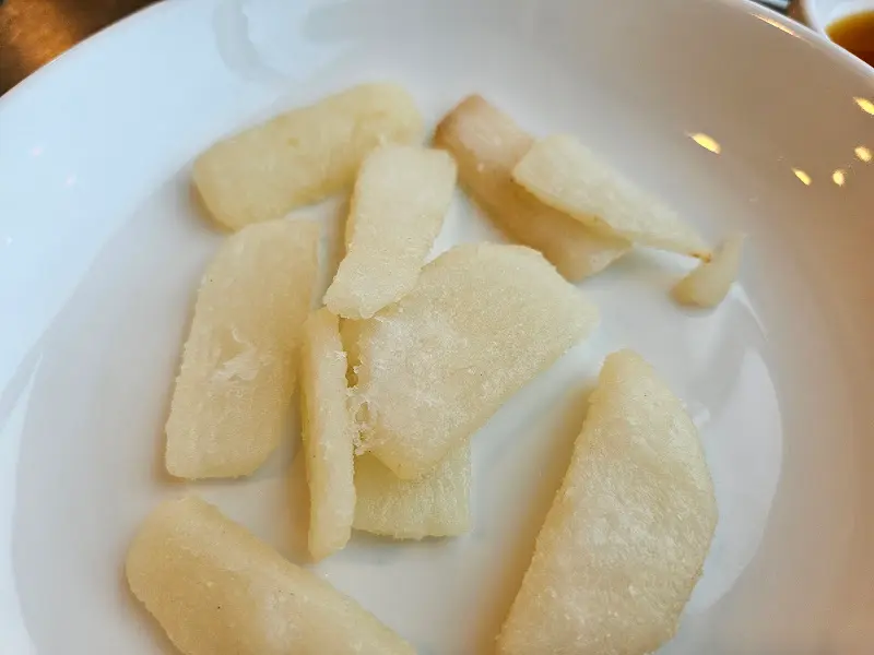 돌솥밥과 함께 나오는 반찬