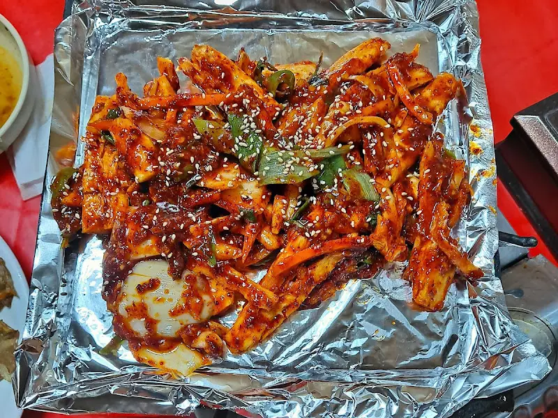 오징어가 듬뿍 들어간 해물파전