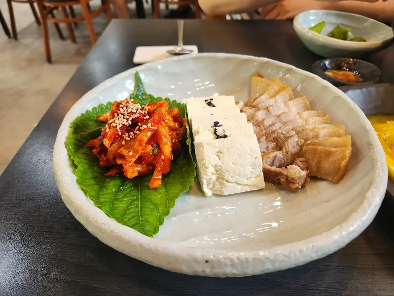 두부와 수육의 만남