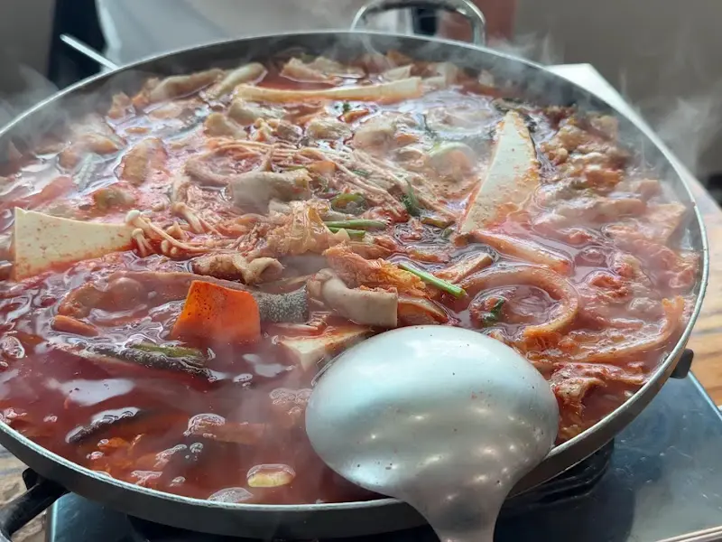 푸짐한 곱창전골